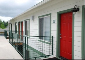 Ash Street in Portland, OR - Building Photo