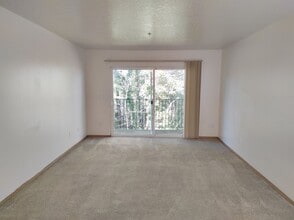 Ridgeview Terrace in Portland, OR - Building Photo - Interior Photo