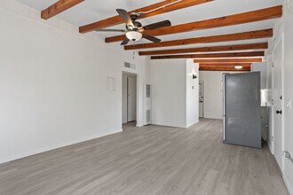 1415 E Adelaide Dr in Tucson, AZ - Foto de edificio - Building Photo