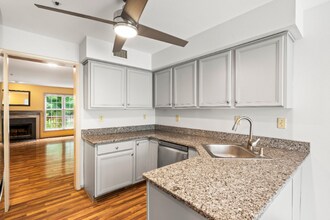 445 Hartford Square in West Chester, PA - Foto de edificio - Building Photo