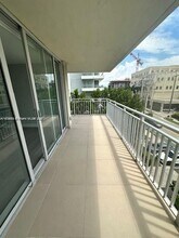 9500 W Bay Harbor Dr in Bay Harbor Islands, FL - Building Photo - Building Photo