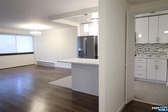 1600 Center St in Fort Lee, NJ - Building Photo - Building Photo