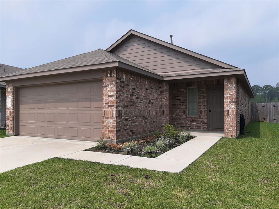 13956 Great Pnes Ct in Conroe, TX - Foto de edificio