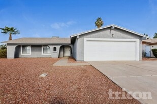 570 W Myrna Ln in Chandler, AZ - Building Photo