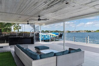 1055 Stillwater Dr in Miami Beach, FL - Building Photo - Building Photo