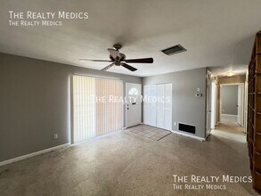 1525 Fort Smith Blvd in Deltona, FL - Building Photo - Building Photo