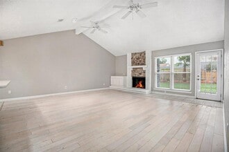 415 Cottonwood Dr in Friendswood, TX - Building Photo - Building Photo