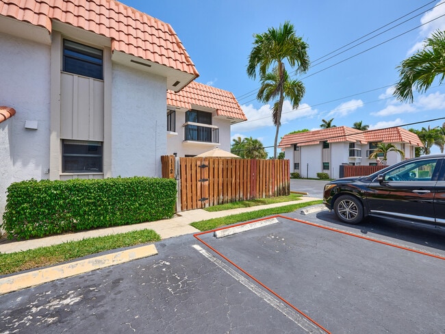 1251 S Federal Hwy in Boca Raton, FL - Building Photo - Building Photo