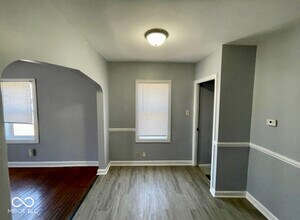 2827 E Brookside Ave in Indianapolis, IN - Building Photo - Building Photo