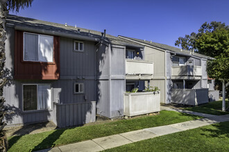 Veranda at the Park in Sacramento, CA - Building Photo - Building Photo