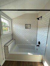 1222 SE 23rd Ave, Unit 1222 in Portland, OR - Building Photo - Building Photo