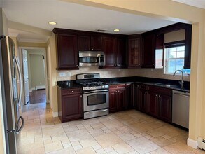 72 N Fordham Rd in Hicksville, NY - Building Photo - Building Photo