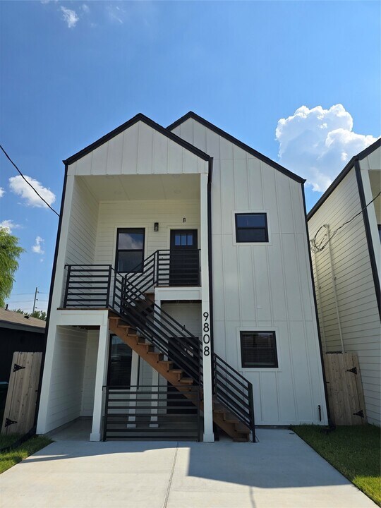 9808 Pelsey St in Houston, TX - Building Photo