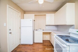 300 E Lynn St in Slaton, TX - Building Photo - Building Photo