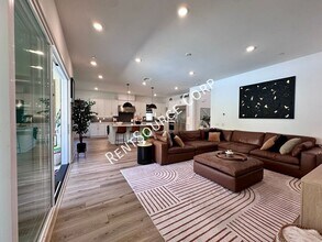 29467 Camino Saguaro in Santa Clarita, CA - Building Photo - Building Photo
