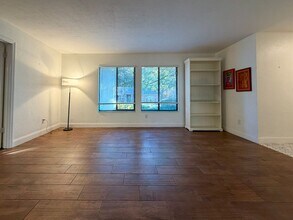 6242 NW 105th Ave in Alachua, FL - Building Photo - Building Photo