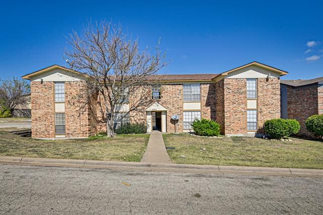 8002 Cambridge Cir in White Settlement, TX - Building Photo - Building Photo