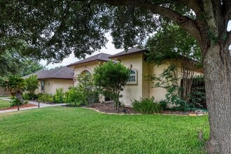 100 Timber Rock Dr in Del Rio, TX - Building Photo - Building Photo