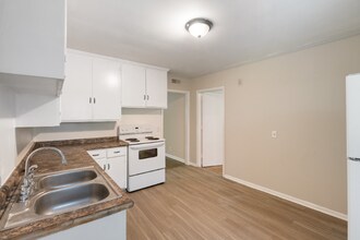 2209 Morehead Ave in Durham, NC - Building Photo - Building Photo