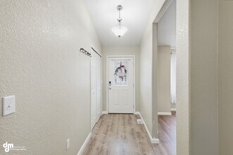 716 N Pine Ridge Loop in Wasilla, AK - Building Photo - Building Photo