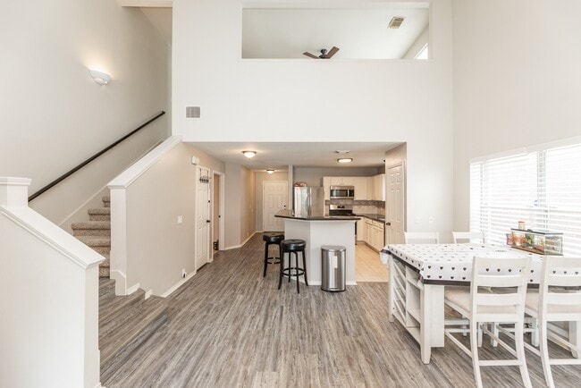 property at 6815 Lauderwick Ct