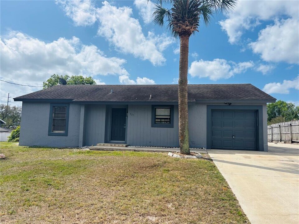 337 Fisher Dr in Deltona, FL - Building Photo