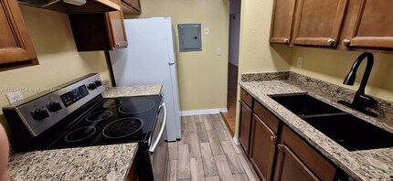 2822 NW 55th Ave in Lauderhill, FL - Building Photo - Building Photo