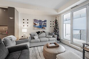 28 Freeland St in Toronto, ON - Building Photo