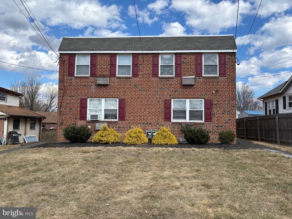 35-37-37 E Hancock St in Lansdale, PA - Building Photo