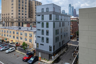 215 N 9th St in Philadelphia, PA - Building Photo - Building Photo