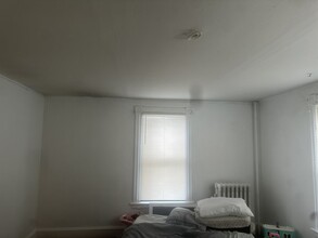 58 Tolland St, Unit A in East Hartford, CT - Foto de edificio - Building Photo