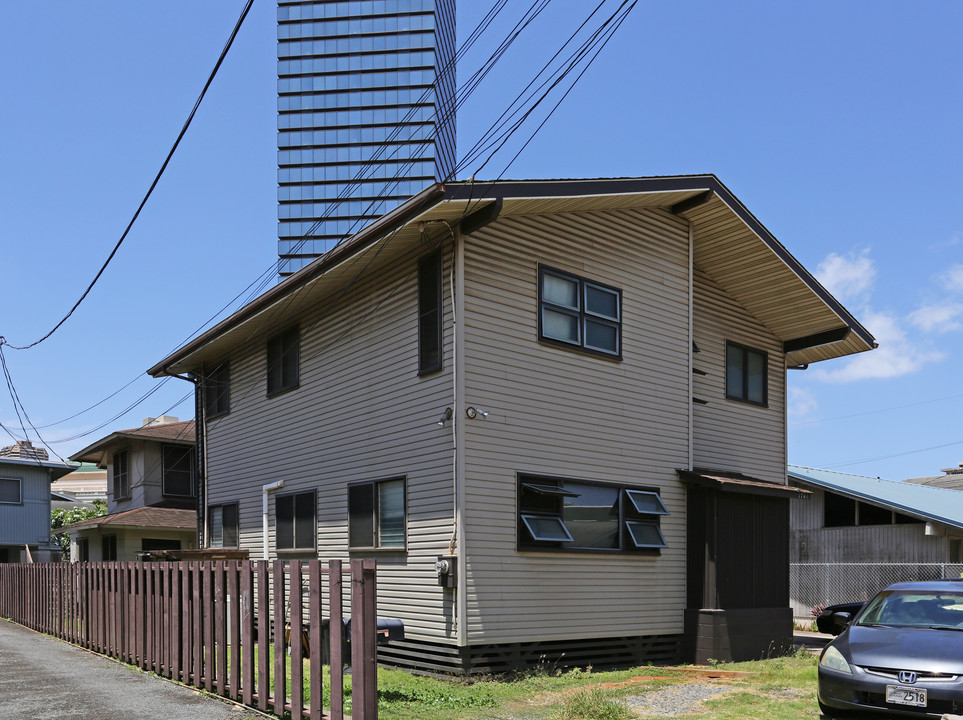 1741 Fern St in Honolulu, HI - Building Photo