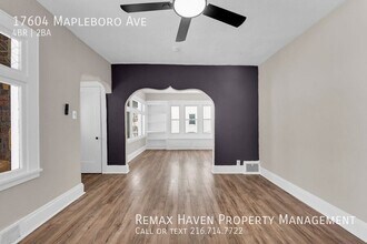 17604 Mapleboro Ave in Maple Heights, OH - Building Photo - Building Photo