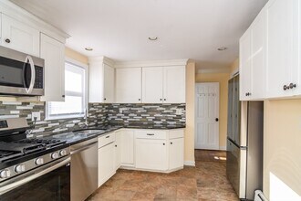 10 Spring Valley Rd in Natick, MA - Building Photo - Building Photo