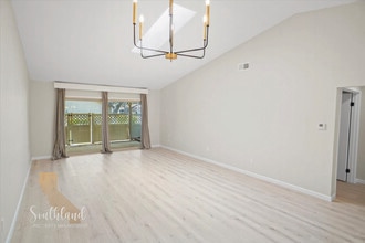 40002 Village 40 in Camarillo, CA - Building Photo - Building Photo