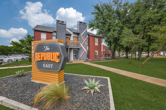 The Republic West Apartments in Garland, TX - Building Photo - Building Photo