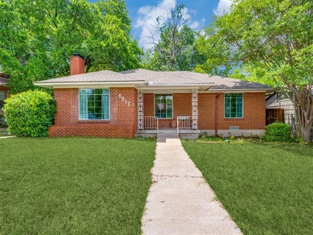 property at 6917 E Mockingbird Ln