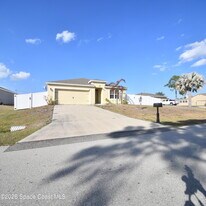 439 Gancedo St SW in Palm Bay, FL - Building Photo