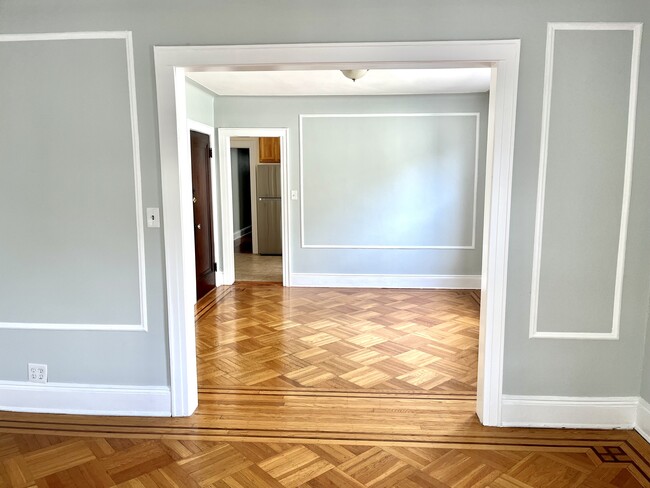 3942 55th St, Unit 2n Floor