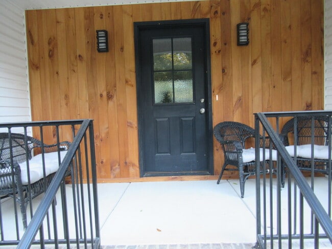 134 Garden Terrace in Dallas, NC - Building Photo - Building Photo