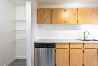 Westmoreland Apartments in Edmonton, AB - Building Photo - Building Photo