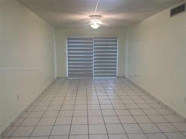 10300 Coral Wy in Miami, FL - Building Photo - Building Photo