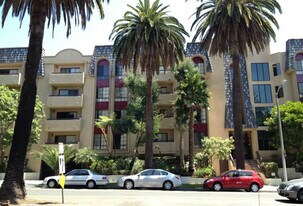 The Chateau in Los Angeles, CA - Building Photo