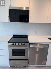 3250 Carding Mill Trail in Oakville, ON - Building Photo - Building Photo