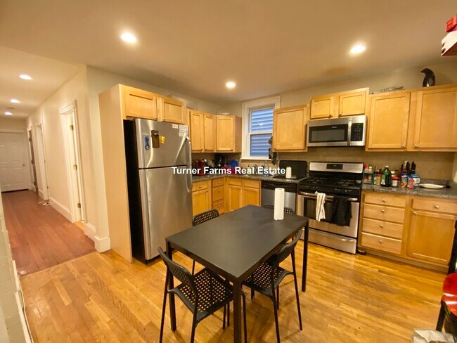 38 Calumet St, Unit 2 in Boston, MA - Building Photo - Building Photo