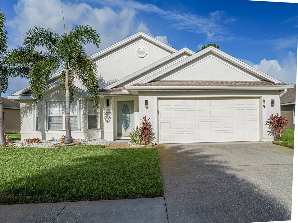 105 Briarcliff Cir in Sebastian, FL - Building Photo