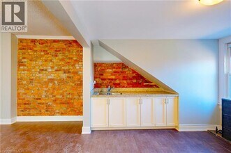 477 King St E in Hamilton, ON - Building Photo - Building Photo