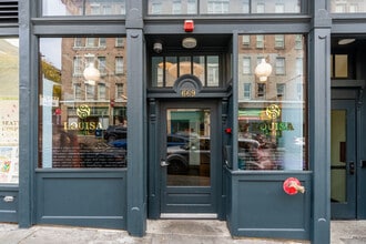 Louisa Hotel in Seattle, WA - Foto de edificio - Building Photo