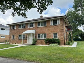 7269 W Lakefield Dr, Unit #4 in Milwaukee, WI - Building Photo
