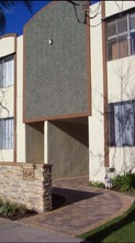 The Brockton Apartments in Los Angeles, CA - Building Photo - Building Photo